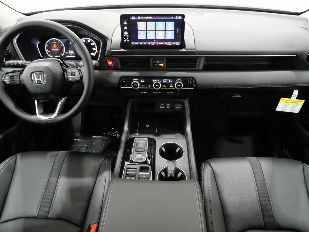 new 2025 Honda Pilot car, priced at $44,650