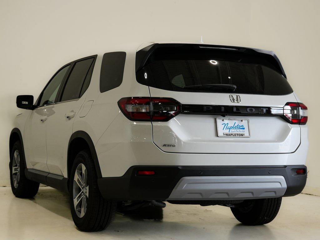 new 2025 Honda Pilot car, priced at $44,650