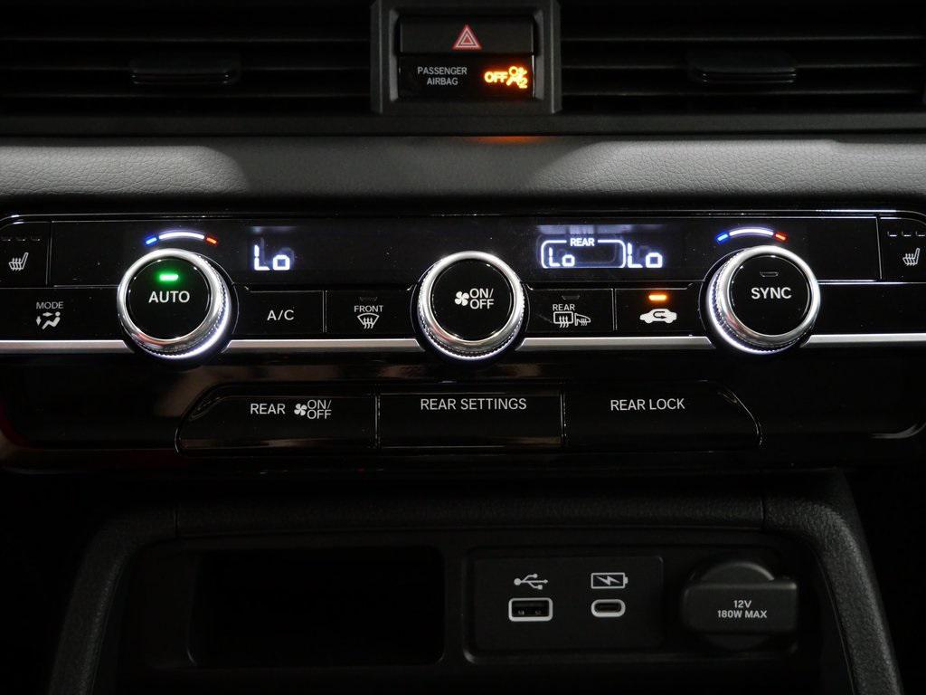 new 2025 Honda Pilot car, priced at $44,650