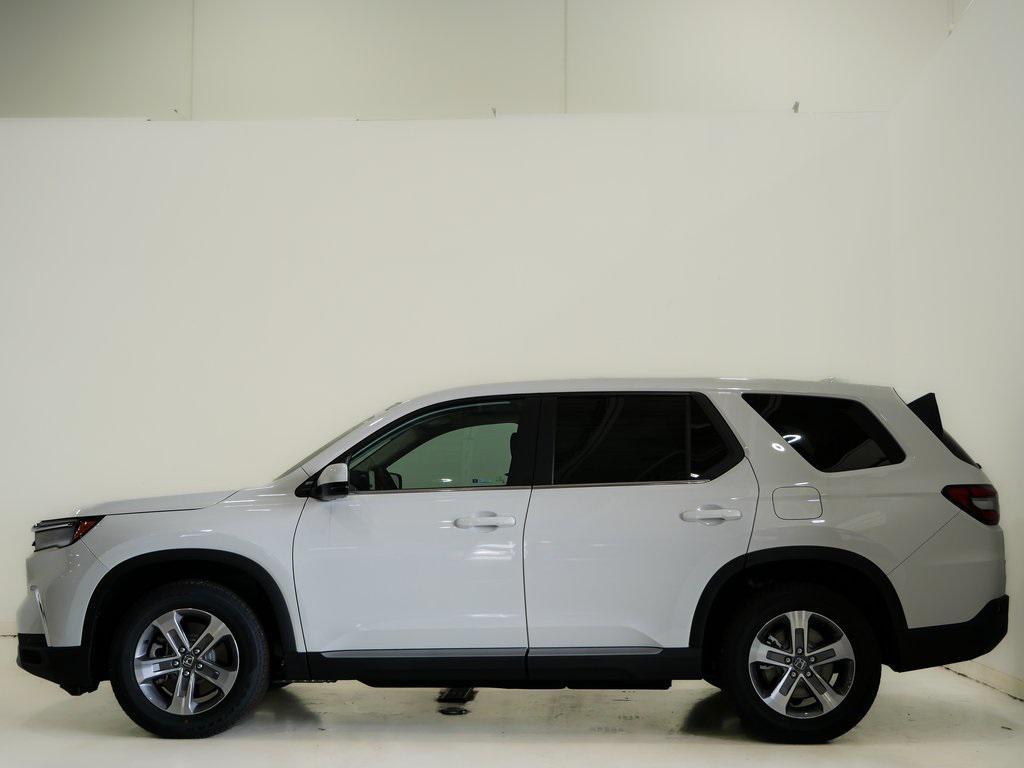 new 2025 Honda Pilot car, priced at $44,650