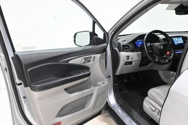 used 2020 Honda Pilot car, priced at $25,000