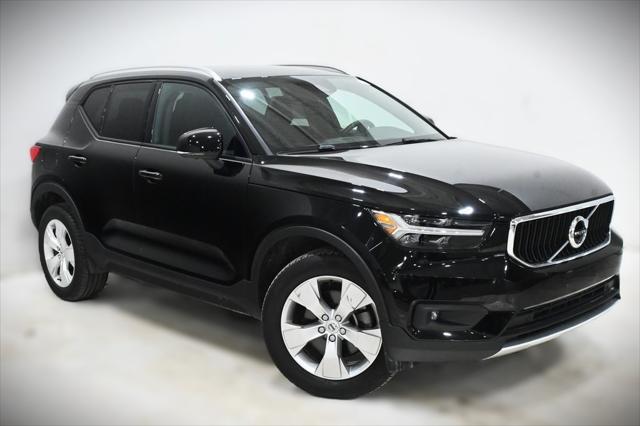 used 2022 Volvo XC40 car, priced at $25,800