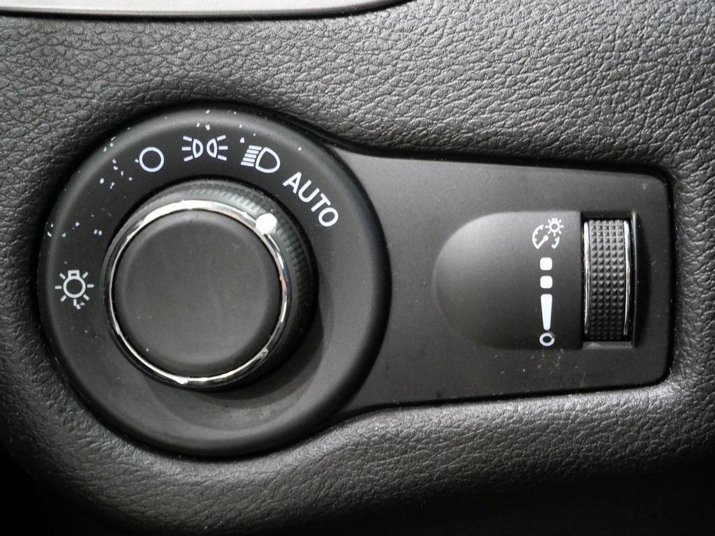 used 2021 Jeep Cherokee car, priced at $14,300