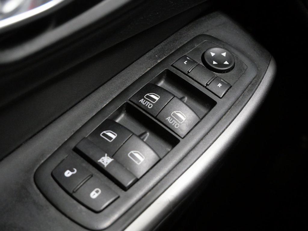 used 2021 Jeep Cherokee car, priced at $14,300