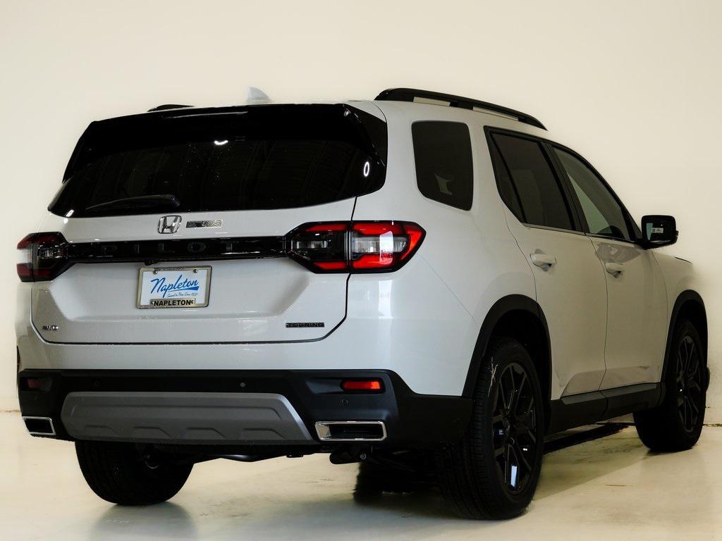 new 2025 Honda Pilot car, priced at $49,166