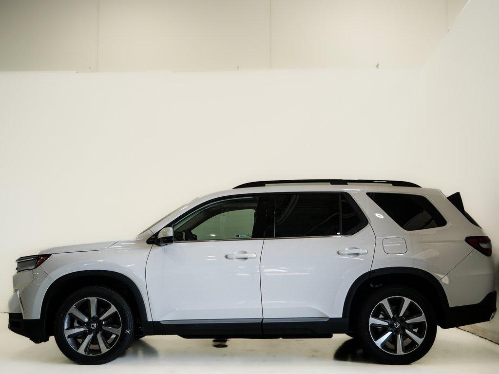 new 2025 Honda Pilot car, priced at $50,649