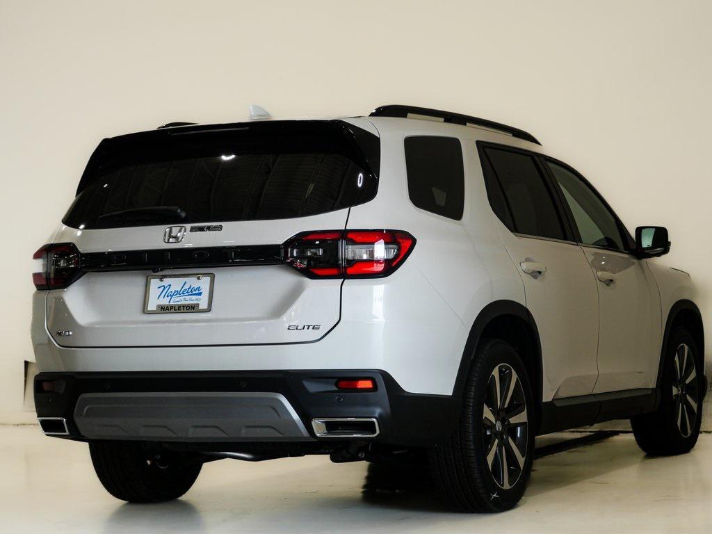 new 2025 Honda Pilot car, priced at $50,649