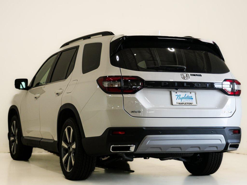 new 2025 Honda Pilot car, priced at $50,649