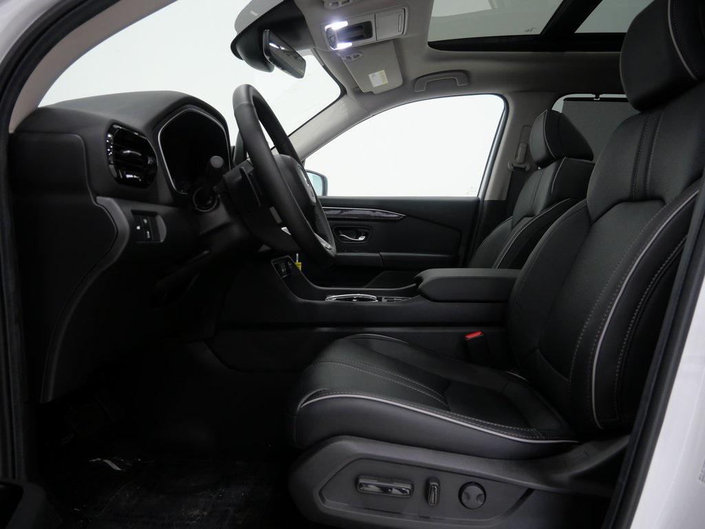 new 2025 Honda Pilot car, priced at $50,649