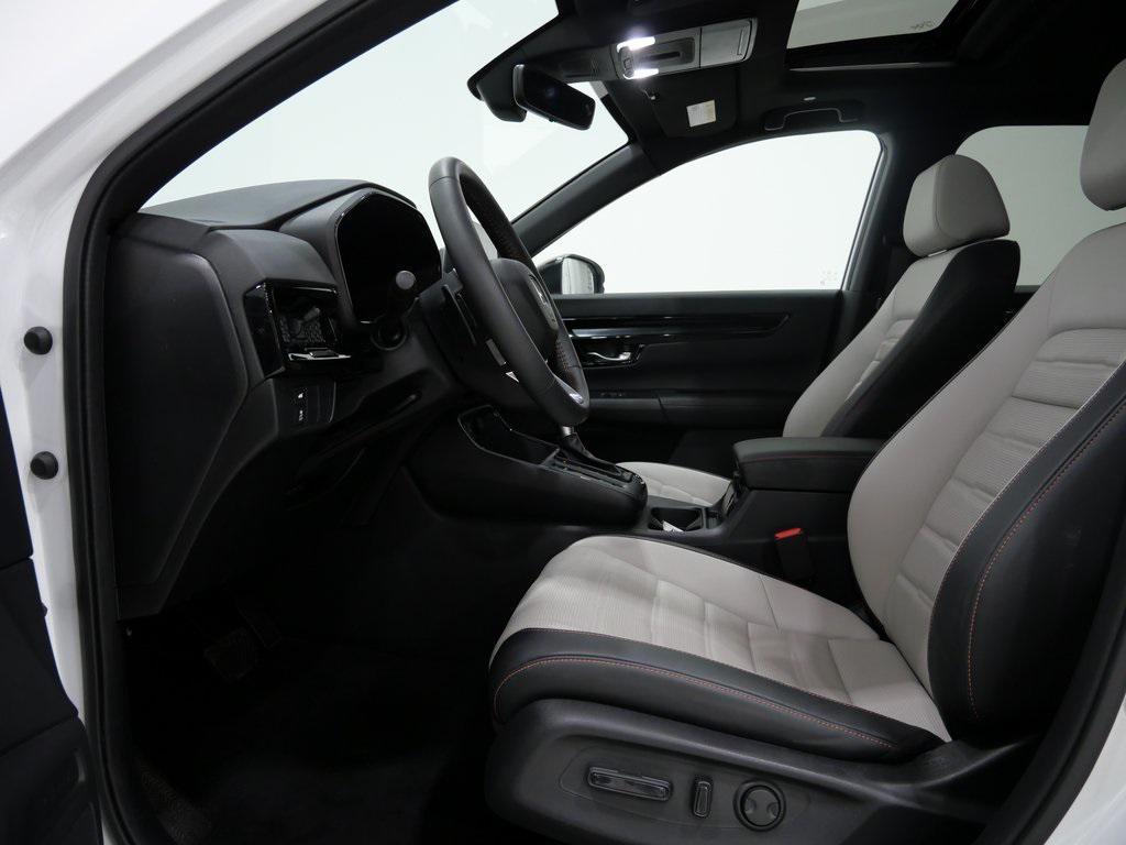 used 2025 Honda CR-V Hybrid car, priced at $35,900