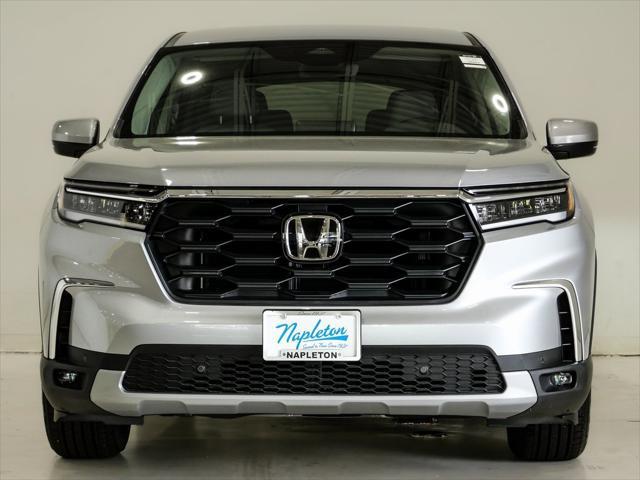 new 2025 Honda Pilot car, priced at $44,223
