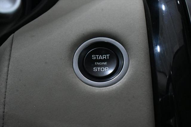 used 2019 Land Rover Discovery car, priced at $22,000