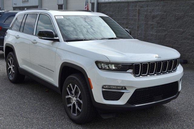 new 2025 Jeep Grand Cherokee car, priced at $50,410