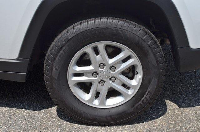 used 2023 Jeep Grand Cherokee car, priced at $23,987