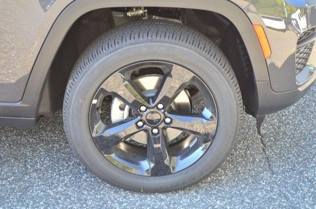 new 2025 Jeep Grand Cherokee car, priced at $49,370