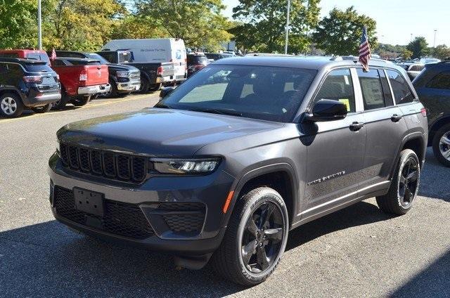 new 2025 Jeep Grand Cherokee car, priced at $49,370