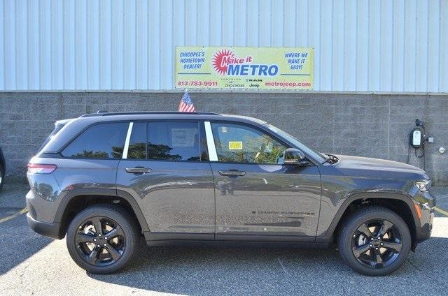 new 2025 Jeep Grand Cherokee car, priced at $49,370