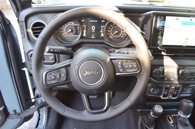 new 2025 Jeep Gladiator car, priced at $49,410