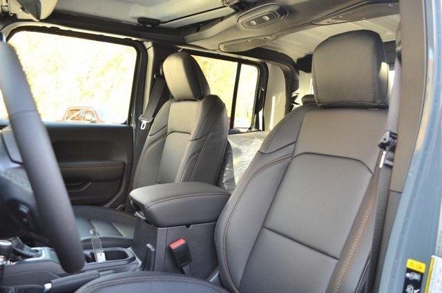 new 2025 Jeep Gladiator car, priced at $49,410