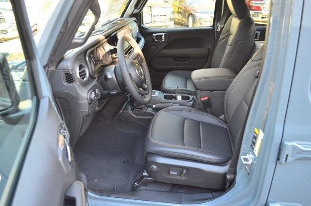 new 2025 Jeep Gladiator car, priced at $49,410