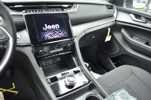 new 2025 Jeep Grand Cherokee L car, priced at $45,920