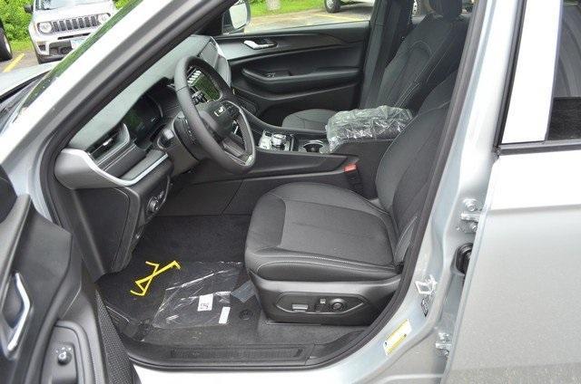 new 2025 Jeep Grand Cherokee L car, priced at $45,920