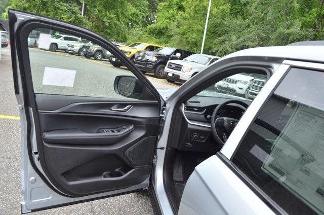 new 2025 Jeep Grand Cherokee L car, priced at $45,920