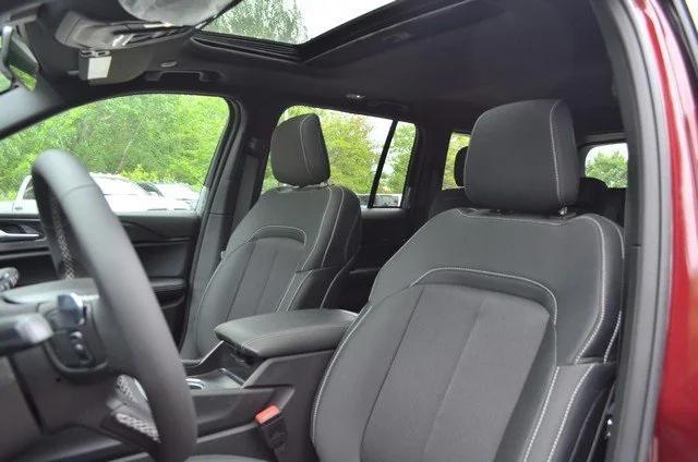 new 2025 Jeep Grand Cherokee car, priced at $39,782