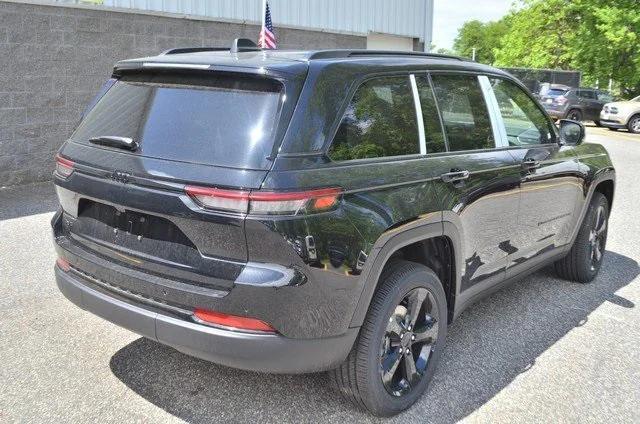 new 2025 Jeep Grand Cherokee car, priced at $44,910