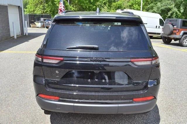 new 2025 Jeep Grand Cherokee car, priced at $44,910