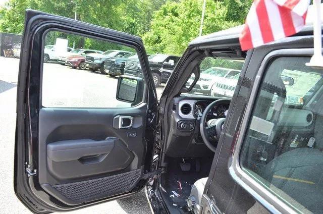 new 2025 Jeep Gladiator car, priced at $39,227