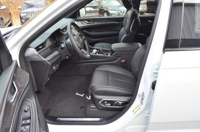 new 2025 Jeep Grand Cherokee car, priced at $65,635