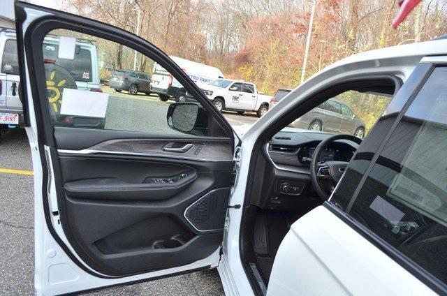 new 2025 Jeep Grand Cherokee car, priced at $65,635