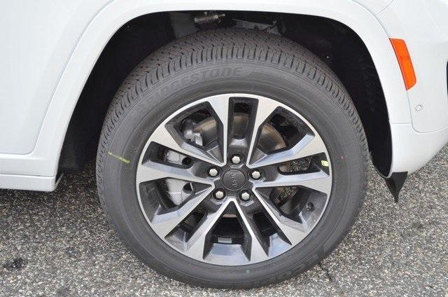 new 2025 Jeep Grand Cherokee car, priced at $65,635