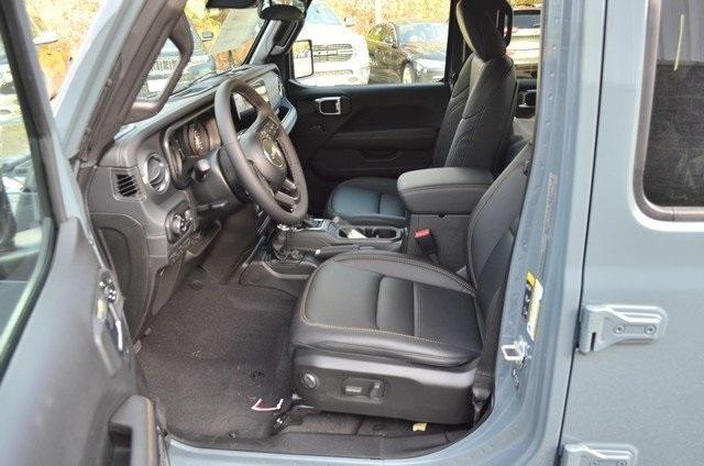 new 2025 Jeep Gladiator car, priced at $49,410