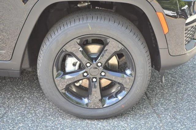new 2025 Jeep Grand Cherokee car, priced at $49,603