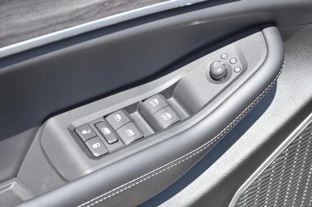 new 2025 Jeep Grand Cherokee car, priced at $49,603