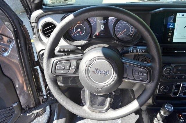 new 2025 Jeep Wrangler car, priced at $46,345