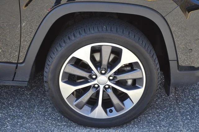 used 2022 Jeep Cherokee car, priced at $27,987