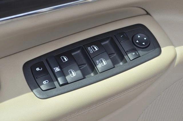 used 2021 Jeep Grand Cherokee car, priced at $28,987