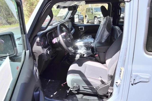new 2025 Jeep Wrangler car, priced at $57,534