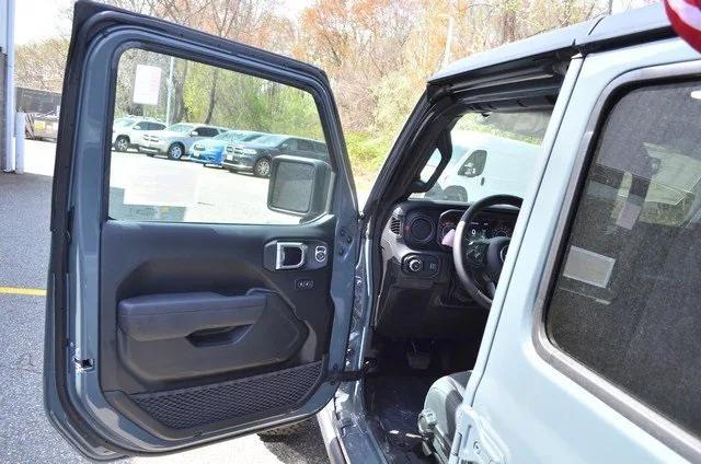 new 2025 Jeep Wrangler car, priced at $57,534