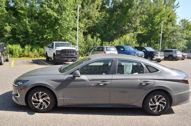 used 2022 Hyundai Sonata Hybrid car, priced at $15,987