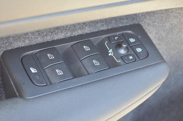 used 2022 Volvo XC40 car, priced at $27,987