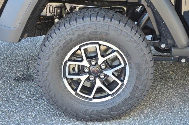 new 2025 Jeep Gladiator car, priced at $58,600