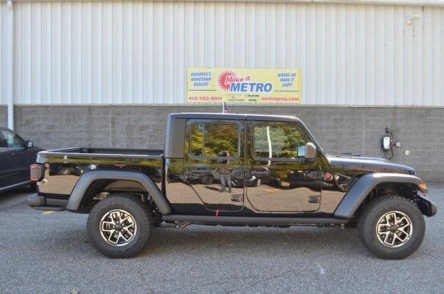 new 2025 Jeep Gladiator car, priced at $58,600