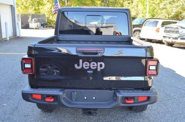 new 2025 Jeep Gladiator car, priced at $58,600
