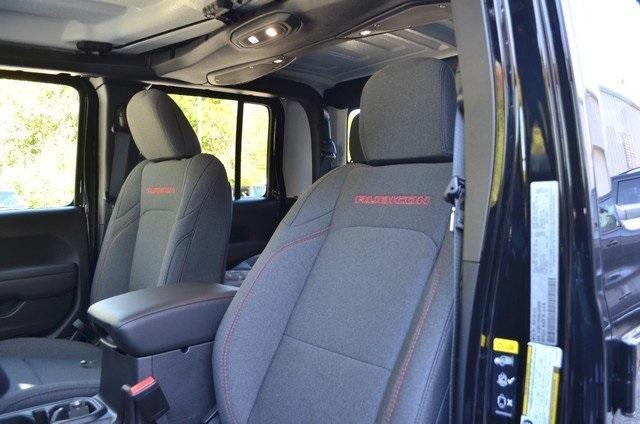 new 2025 Jeep Gladiator car, priced at $58,600