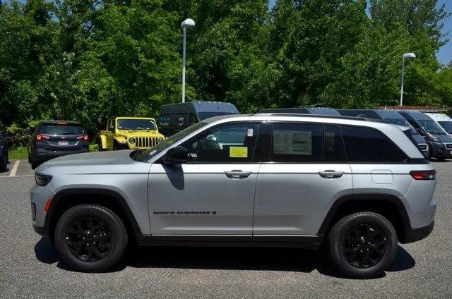 new 2024 Jeep Grand Cherokee car, priced at $45,445