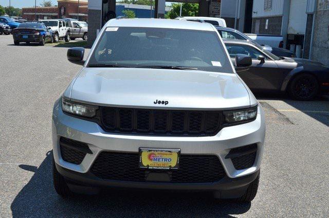 new 2024 Jeep Grand Cherokee car, priced at $45,445